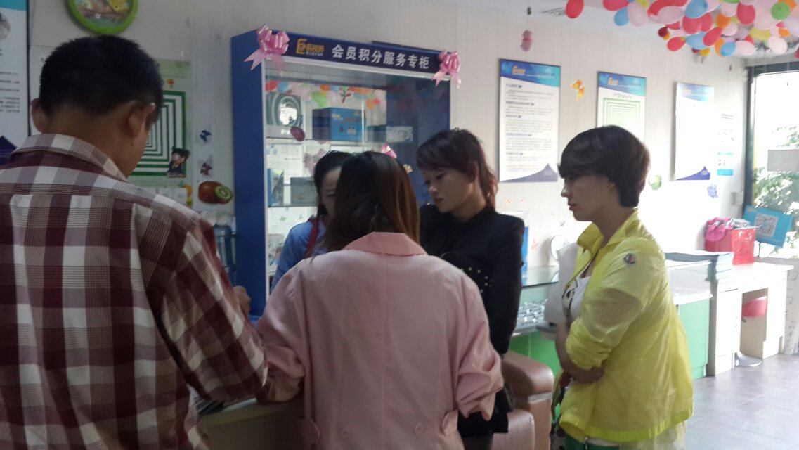 热烈欢迎韩老师带团队到易视界实地考察！！