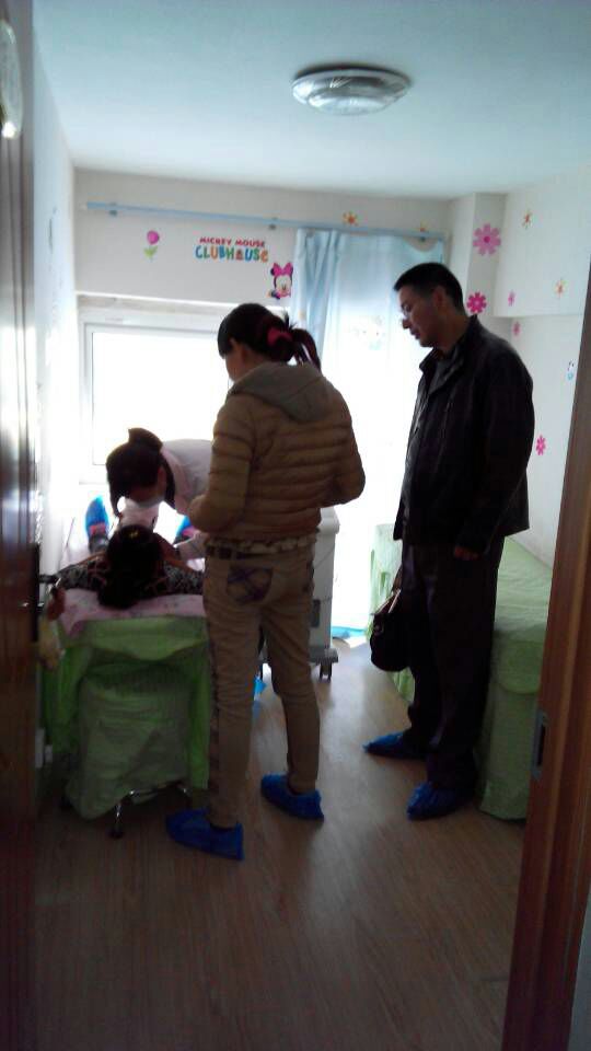 热烈欢迎李先生及家人到易视界总部实地考察签约！！！