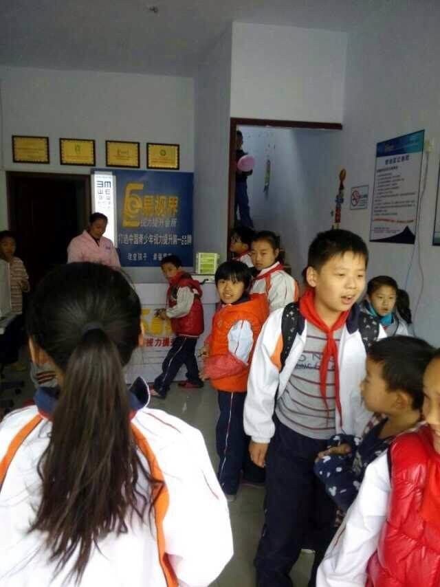 热烈庆祝易视界河东小学店试营业