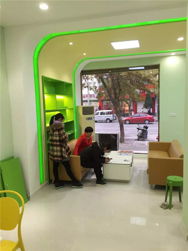 易视界崇高路店