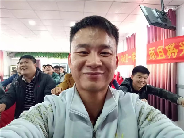 虽然累但易视界伙伴们不放弃