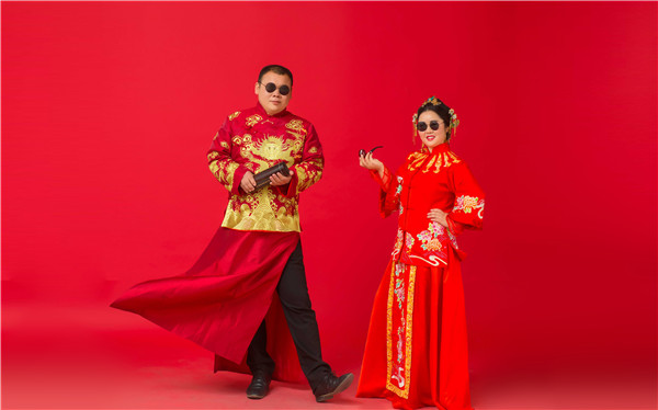 关爱员工从心出发 易视界家人结伴到婚礼现场道贺
