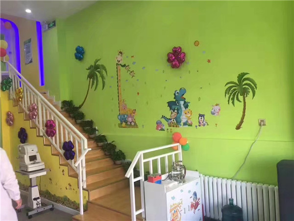 易视界幸福小学店店内环境