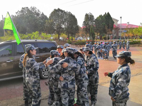 游戏环节中,大家齐心协作,群策群力