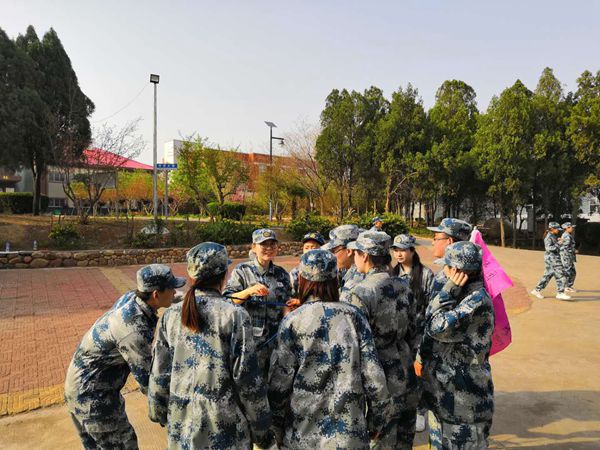 游戏环节中,大家齐心协作,群策群力