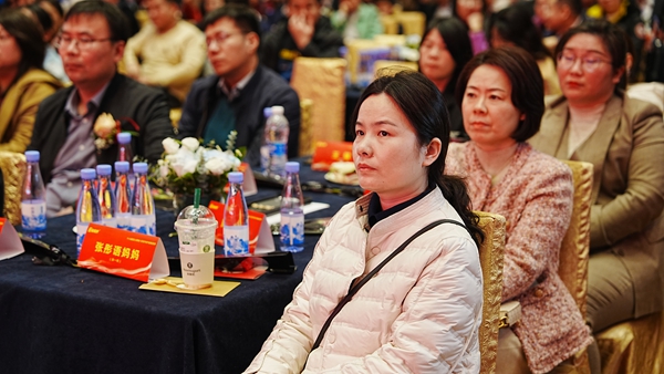 易视界17载感恩如光同行共同守护清晰视界客户答谢会图集