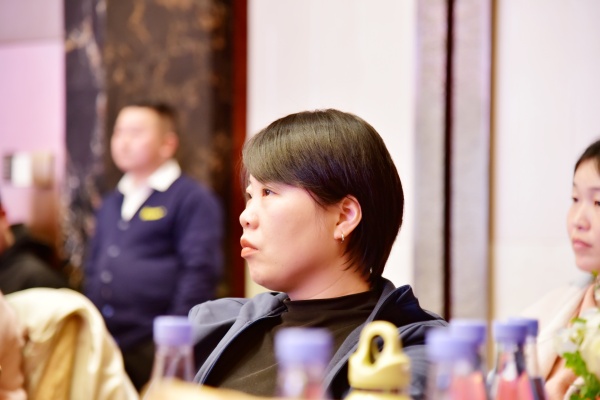 易视界17载感恩如光同行共同守护清晰视界客户答谢会图集