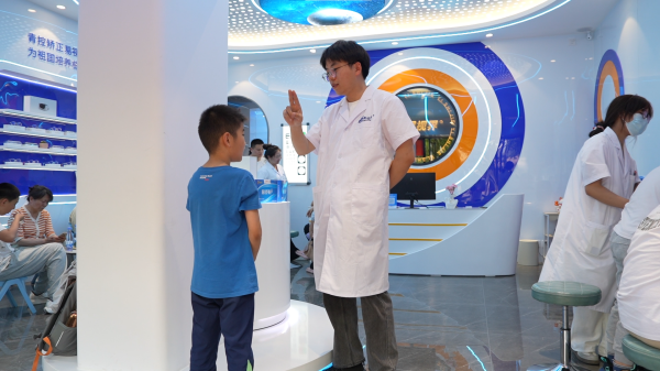 开学季:别让孩子的视力 “掉队”