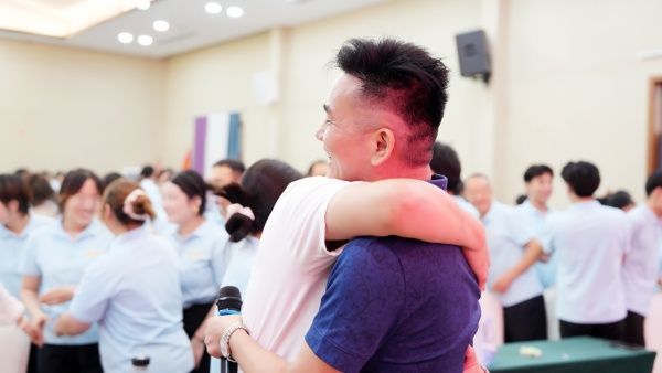 易视界2025年7月嘉奖会暨8月启动大会精彩瞬间