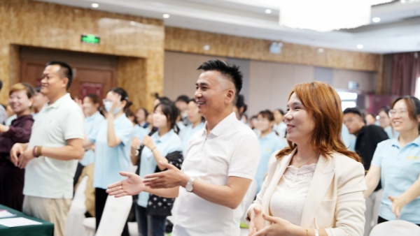 易视界2026年度4月嘉奖会暨5月启动大会精彩图集