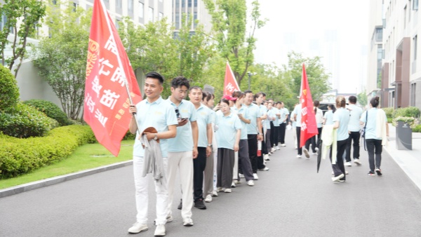 脚步丈量征途 初心守护视界——易视界42公里徒步活动圆满收官